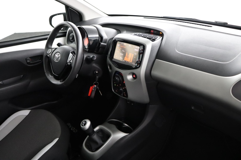 Toyota Aygo - 1.0 VVT-i x-play 49
