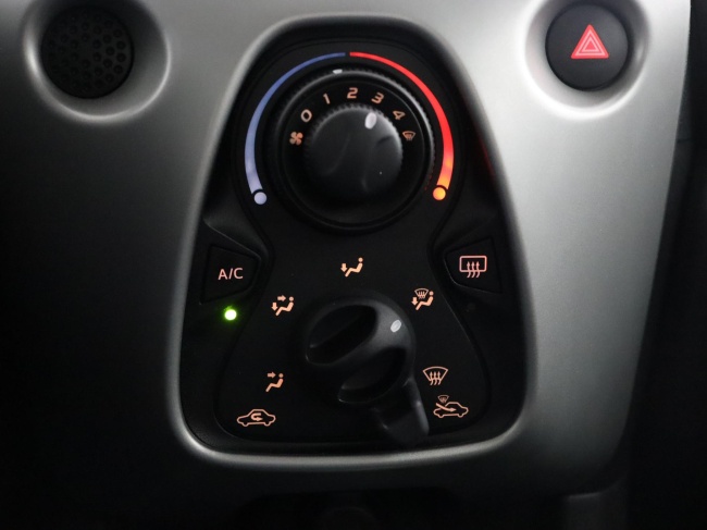 Toyota Aygo - 1.0 VVT-i x-play