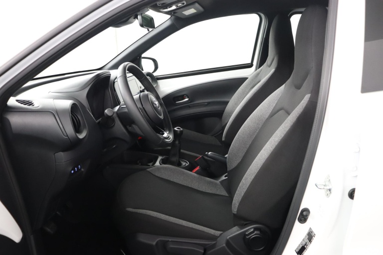 Toyota Aygo X - 1.0 VVT-i MT Play 17