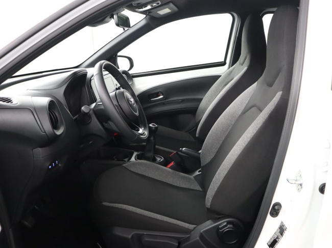 Toyota Aygo X - 1.0 VVT-i MT Play