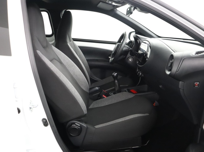 Toyota Aygo X - 1.0 VVT-i MT Play