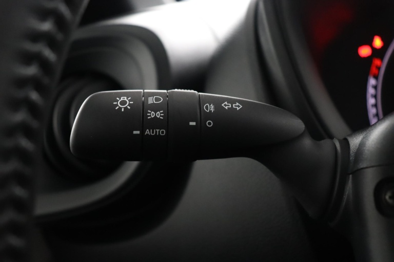 Toyota Aygo X - 1.0 VVT-i MT Play 30