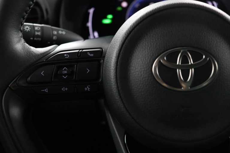 Toyota Yaris - 1.5 Hybrid 115 Dynamic 19