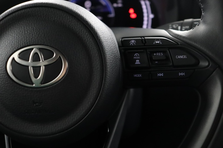 Toyota Yaris - 1.5 Hybrid 115 Dynamic 21