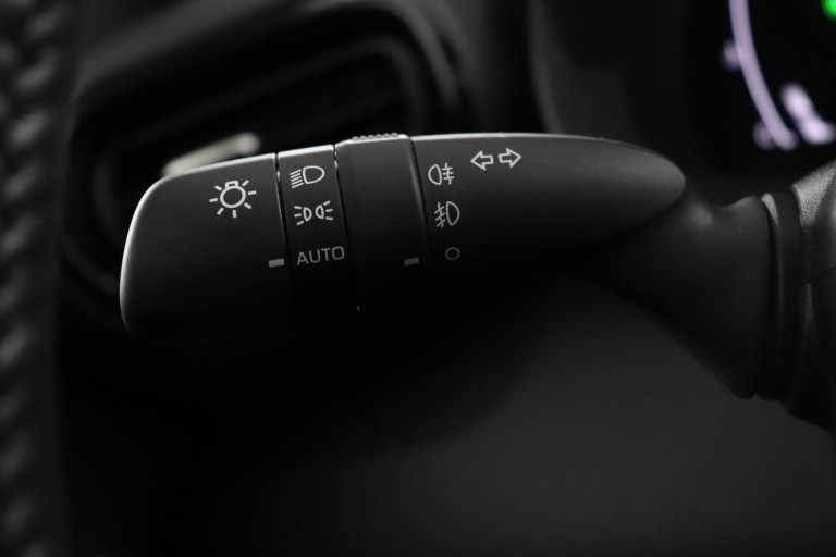 Toyota Yaris - 1.5 Hybrid 115 Dynamic 31