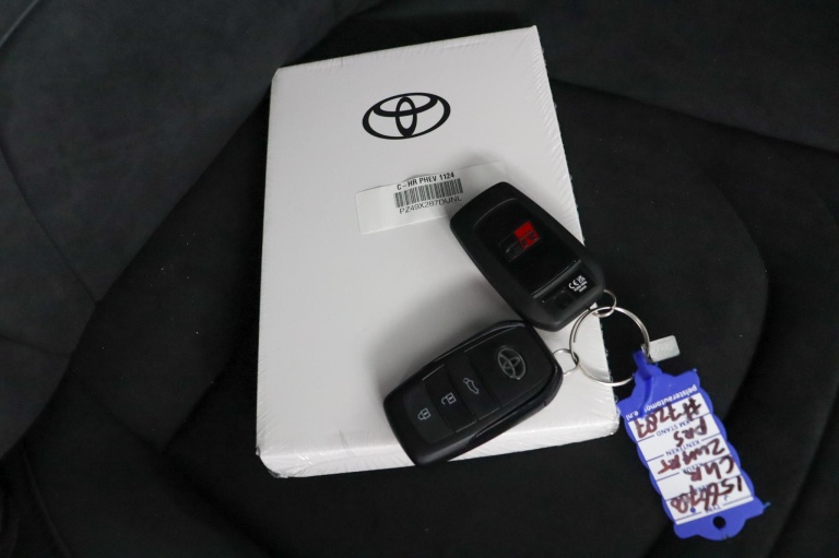 Toyota C-HR - 2.0 Plug-in Hybrid 220 Black Edition 11