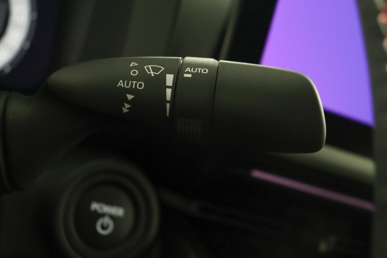 Toyota C-HR - 2.0 Plug-in Hybrid 220 Black Edition 33