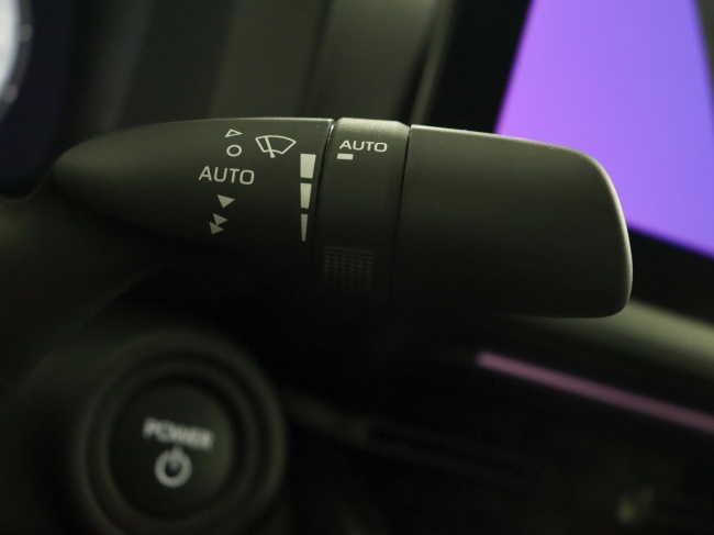 Toyota C-HR - 2.0 Plug-in Hybrid 220 Black Edition