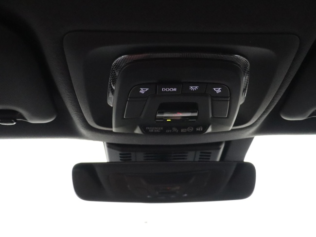 Toyota C-HR - 2.0 Plug-in Hybrid 220 Black Edition