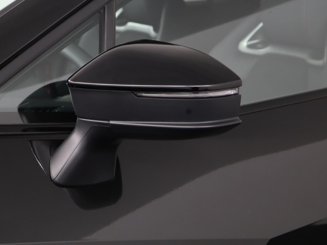 Toyota C-HR - 2.0 Plug-in Hybrid 220 Black Edition