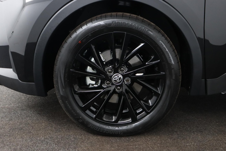 Toyota C-HR - 2.0 Plug-in Hybrid 220 Black Edition 38