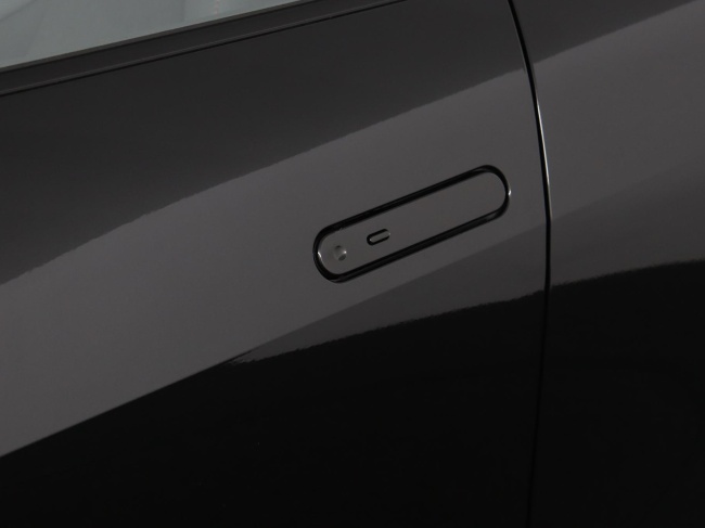 Toyota C-HR - 2.0 Plug-in Hybrid 220 Black Edition