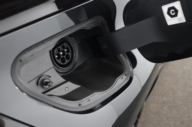 Toyota C-HR - 2.0 Plug-in Hybrid 220 Black Edition 45