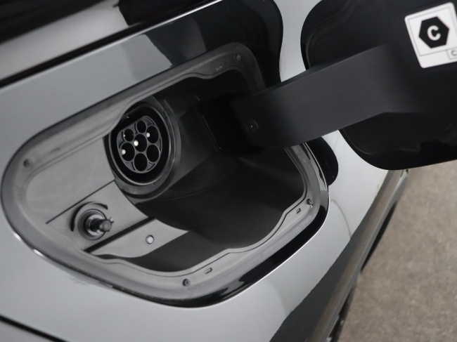 Toyota C-HR - 2.0 Plug-in Hybrid 220 Black Edition