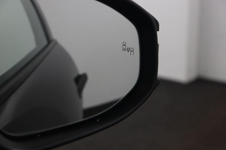 Toyota C-HR - 2.0 Plug-in Hybrid 220 Black Edition 46