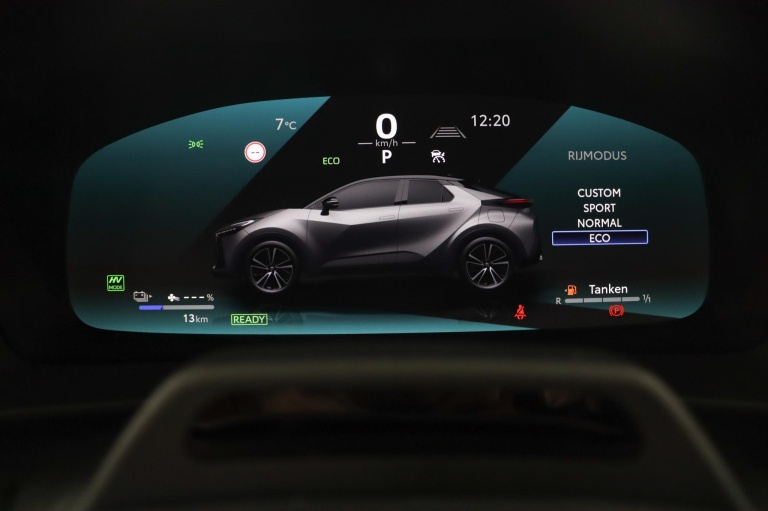 Toyota C-HR - 2.0 Plug-in Hybrid 220 Black Edition 49