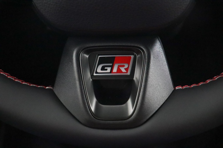 Toyota C-HR - 2.0 Plug-in Hybrid 220 Black Edition 50