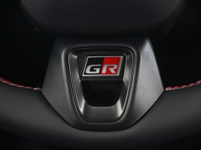 Toyota C-HR - 2.0 Plug-in Hybrid 220 Black Edition