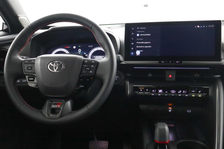 Toyota C-HR - 2.0 Plug-in Hybrid 220 Black Edition 59