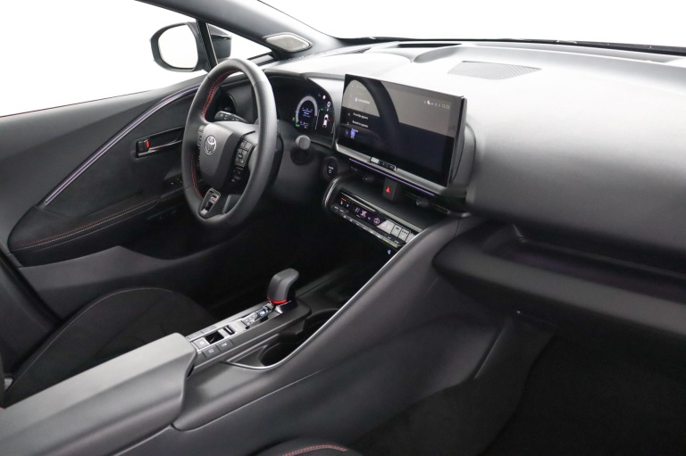 Toyota C-HR - 2.0 Plug-in Hybrid 220 Black Edition 60