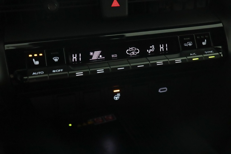 Toyota C-HR - 2.0 Plug-in Hybrid 220 Black Edition 7