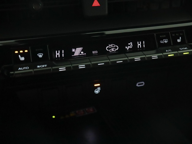 Toyota C-HR - 2.0 Plug-in Hybrid 220 Black Edition