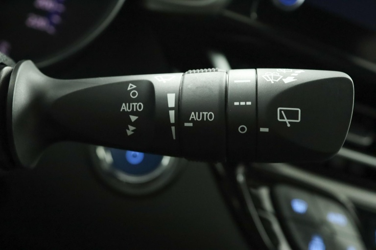 Toyota C-HR - 1.8 Hybrid Dynamic 32