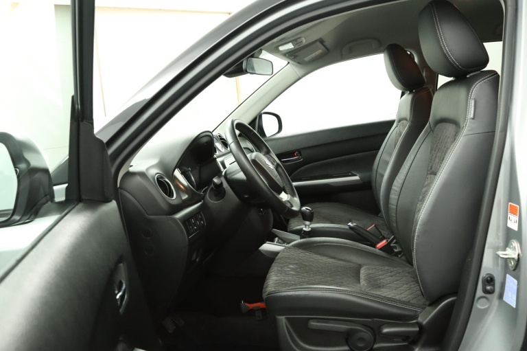 Suzuki Vitara - 1.4 Boosterjet Style Smart Hybrid 17