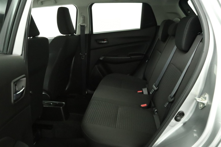 Suzuki Swift - 1.2 Style Smart Hybrid 18