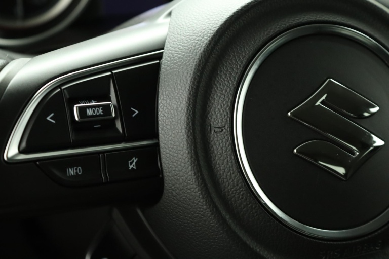 Suzuki Swift - 1.2 Style Smart Hybrid 19