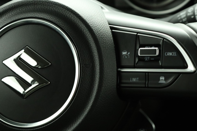 Suzuki Swift - 1.2 Style Smart Hybrid 21