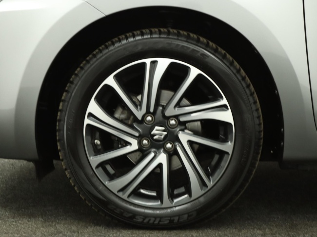 Suzuki Swift - 1.2 Style Smart Hybrid