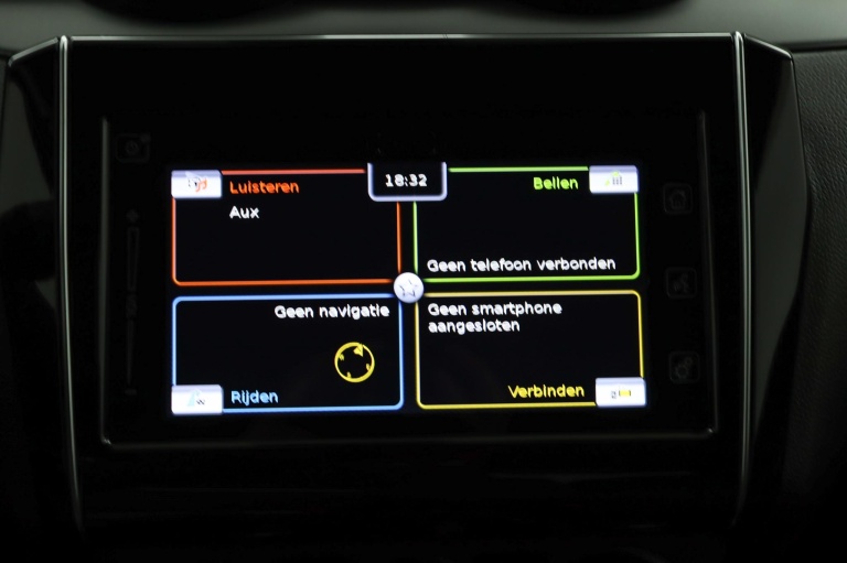 Suzuki Swift - 1.2 Style Smart Hybrid 59