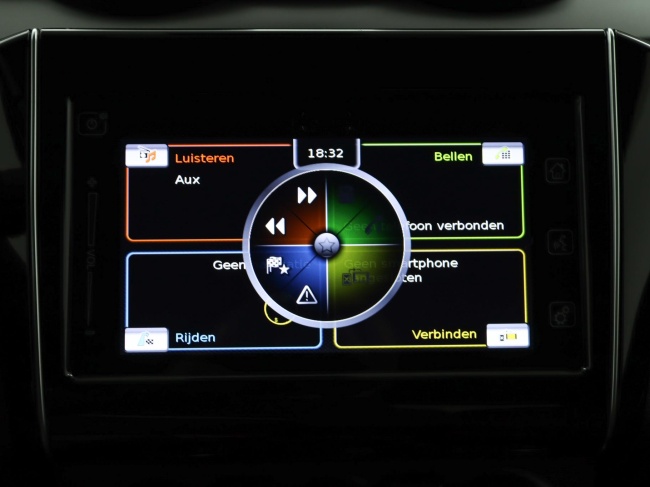 Suzuki Swift - 1.2 Style Smart Hybrid