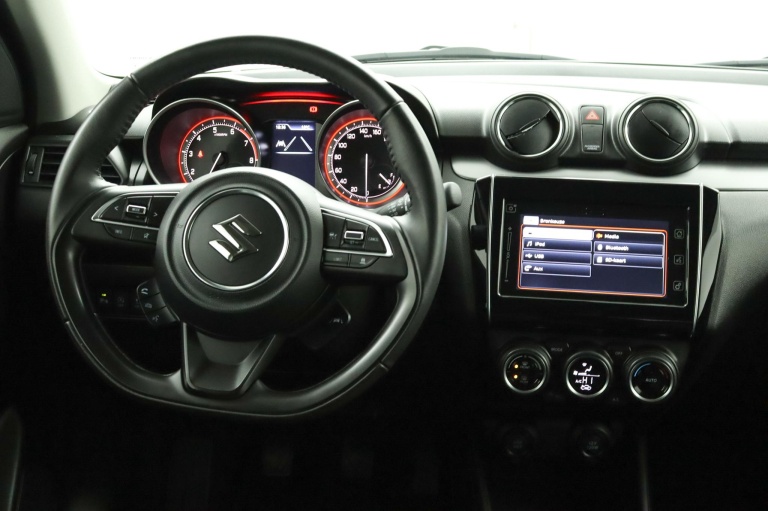 Suzuki Swift - 1.2 Style Smart Hybrid 68