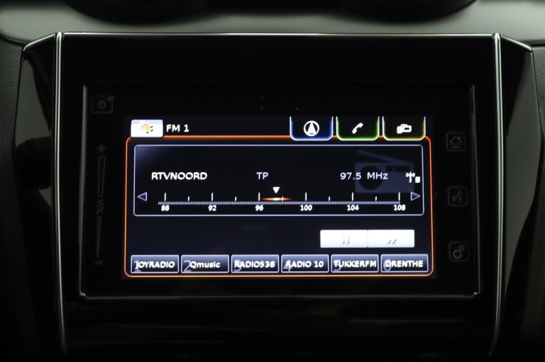 Suzuki Swift - 1.2 Style Smart Hybrid 8