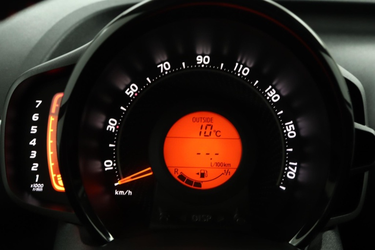 Toyota Aygo - 1.0 VVT-i x-joy cabrio 49