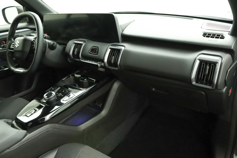 Suzuki e VITARA - Style 61 kWh 47