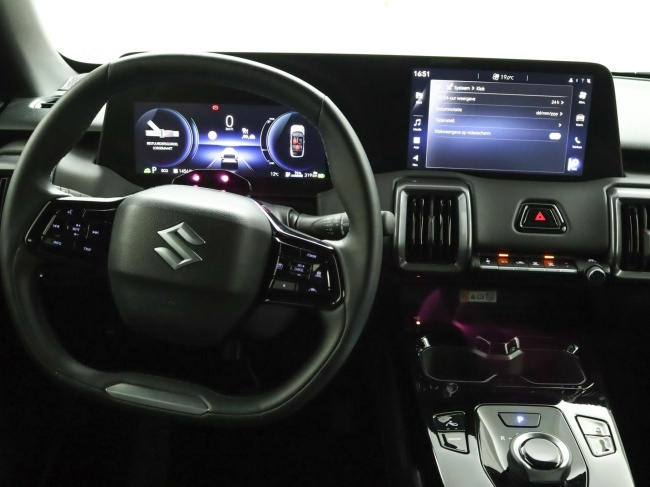 Suzuki e VITARA - Style 61 kWh