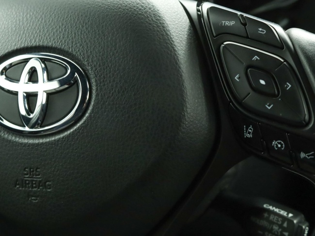 Toyota C-HR - 1.8 Hybrid Bi-Tone