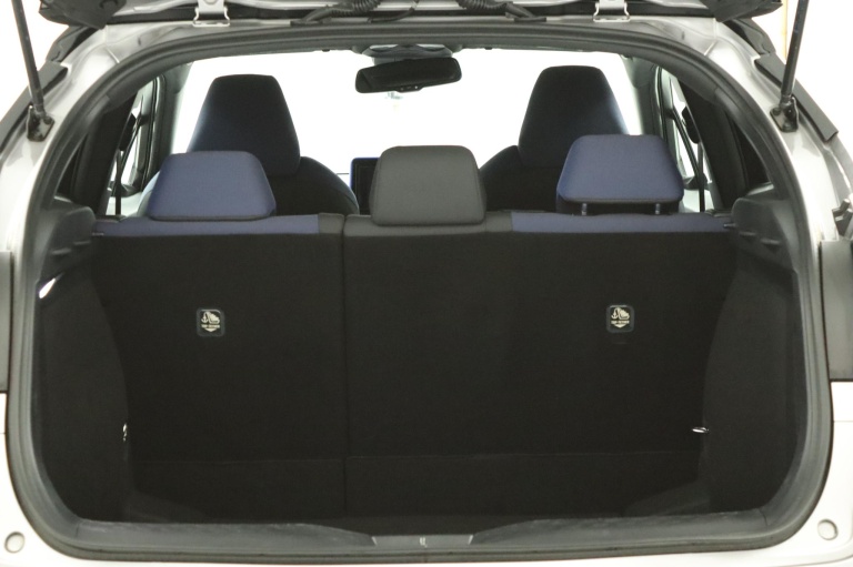 Toyota C-HR - 1.8 Hybrid Bi-Tone 24