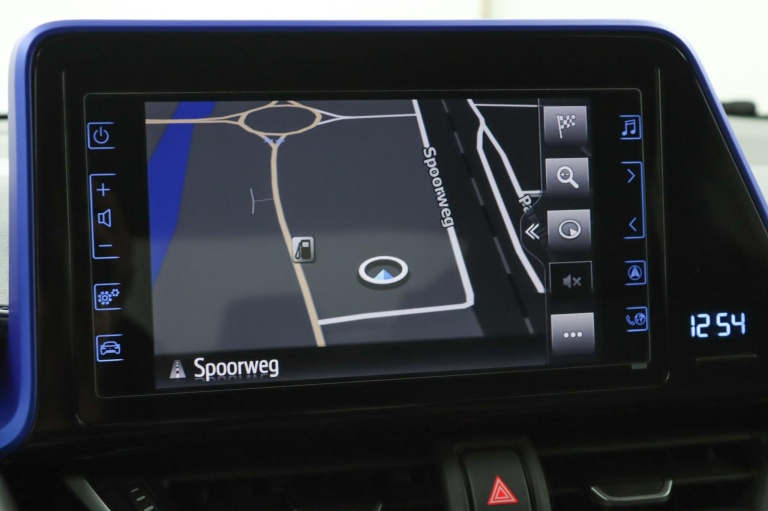 Toyota C-HR - 1.8 Hybrid Bi-Tone 28