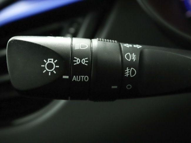 Toyota C-HR - 1.8 Hybrid Bi-Tone