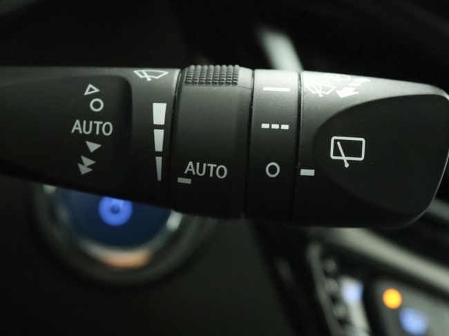 Toyota C-HR - 1.8 Hybrid Bi-Tone