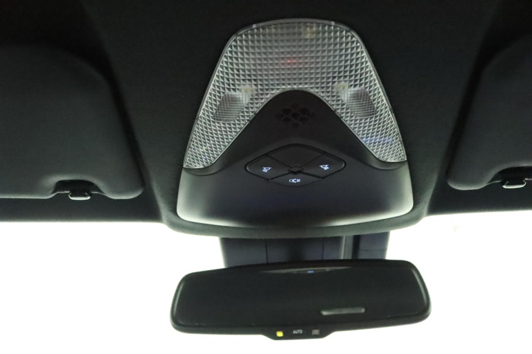 Toyota C-HR - 1.8 Hybrid Bi-Tone 34