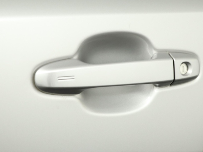 Toyota C-HR - 1.8 Hybrid Bi-Tone