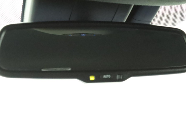 Toyota C-HR - 1.8 Hybrid Bi-Tone