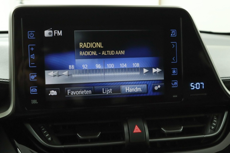 Toyota C-HR - 1.8 Hybrid Executive Ultimate 8