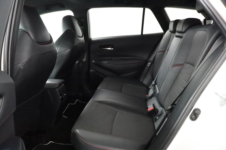 Toyota Corolla Touring Sports - 2.0 Hybrid Executive 19