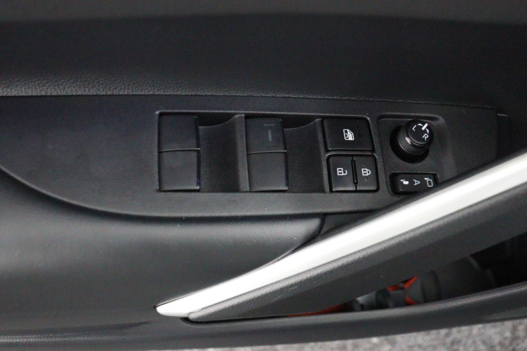 Toyota Corolla Cross - Hybrid 200 Dynamic 29